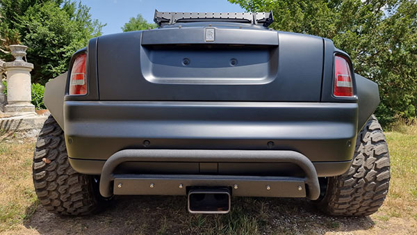 ക്രേസി & ബോൾഡ് ലുക്കിൽ ലോകത്തിലെ ആദ്യ Rolls Royce Phantom 6x6