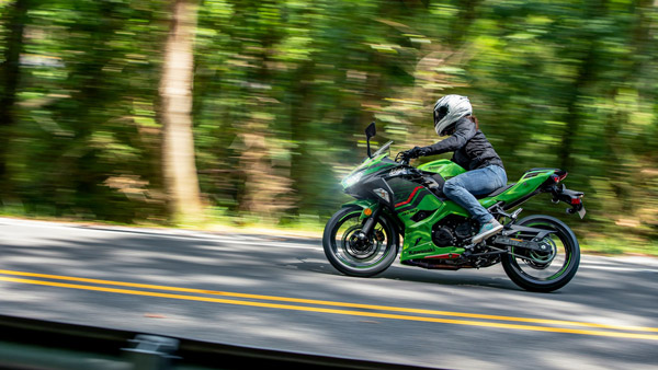 മാറ്റങ്ങളോടെ ബിഎസ് VI Ninja 400 അവതരിപ്പിച്ച് Kawasaki; വില 4.99 ലക്ഷം രൂപ