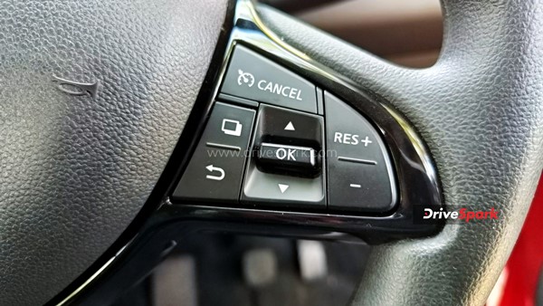 മുഖം മിനുക്കി റെഡ് ഇൻസേർട്ടുകളുമായി പുത്തൻ Renault Kiger 2022