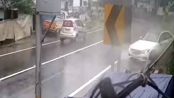 അക്വാപ്ലാനിംഗ് / ഹൈഡ്രോ പ്ലാനിംഗ്; മൺസൂൺ കാലത്ത് റോഡിൽ പതിയിരിക്കുന്ന അപകടം!