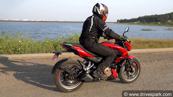 മോഡലുകളുടെ വില വര്ധിപ്പിച്ച് Bajaj; പുതുക്കിയ വില വിവരങ്ങള് ഇങ്ങനെ മോഡലുകളുടെ വില വര്ധിപ്പിച്ച് Bajaj; പുതുക്കിയ വില വിവരങ്ങള് ഇങ്ങനെ