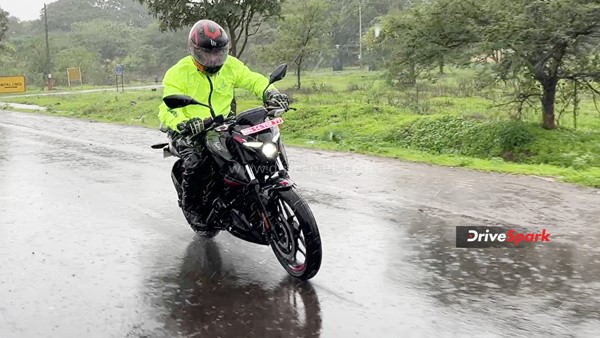 ഫണ്‍-ടു-റൈഡ് സ്‌പോര്‍ട്ടി കമ്മ്യൂട്ടര്‍; Bajaj Pulsar N160 റിവ്യൂ വിശേഷങ്ങള്‍ ഇതാ