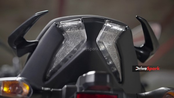 ഫണ്‍-ടു-റൈഡ് സ്‌പോര്‍ട്ടി കമ്മ്യൂട്ടര്‍; Bajaj Pulsar N160 റിവ്യൂ വിശേഷങ്ങള്‍ ഇതാ