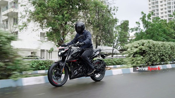 ഫണ്‍-ടു-റൈഡ് സ്‌പോര്‍ട്ടി കമ്മ്യൂട്ടര്‍; Bajaj Pulsar N160 റിവ്യൂ വിശേഷങ്ങള്‍ ഇതാ