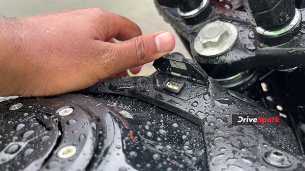 ഫണ്‍-ടു-റൈഡ് സ്‌പോര്‍ട്ടി കമ്മ്യൂട്ടര്‍; Bajaj Pulsar N160 റിവ്യൂ വിശേഷങ്ങള്‍ ഇതാ