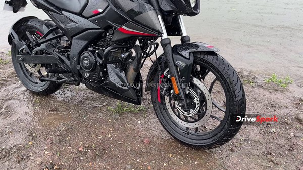 ഫണ്‍-ടു-റൈഡ് സ്‌പോര്‍ട്ടി കമ്മ്യൂട്ടര്‍; Bajaj Pulsar N160 റിവ്യൂ വിശേഷങ്ങള്‍ ഇതാ