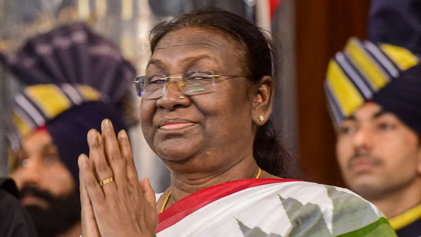 ദ്രൗപദി മുര്‍മുവിന്റെ യാത്രയിനീ മെർസിഡീസ് മെയ്ബാക്ക് S600 പുൾമാനിൽ, അറിയാം പ്രത്യേകതകൾ