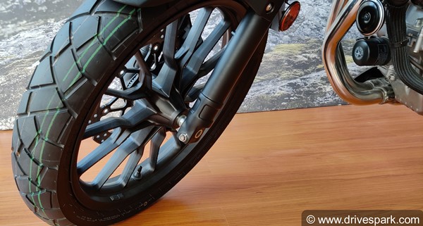 ഇവനും സൂപ്പർസ്റ്റാർ തന്നെ; താരങ്ങളിൽ താരമായി Honda CB 500X