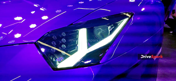 നിരത്തില് കുതിക്കാന് Aventador Ultimae Coupe; ആദ്യ യൂണിറ്റ് മുംബൈയില് എത്തിച്ച് Lamborghini നിരത്തില് കുതിക്കാന് Aventador Ultimae Coupe; ആദ്യ യൂണിറ്റ് മുംബൈയില് എത്തിച്ച് Lamborghini