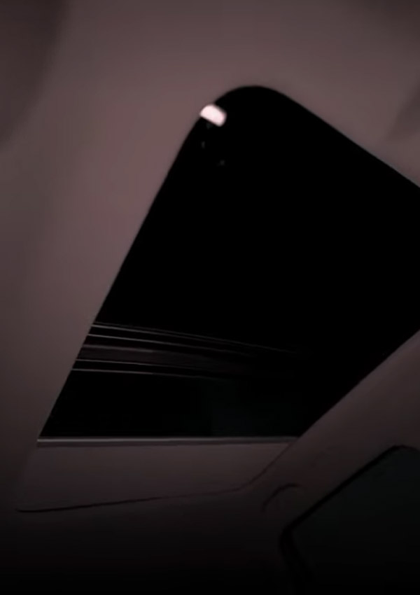 സെഗ്മെന്റിലെ വലിയ പനോരമിക് സണ്‍റൂഫുമായി Grand Vitara; പുതിയ ടീസറുമായി Maruti