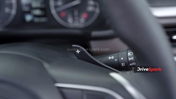 Brezza Since -2016; കാലങ്ങൾക്കിപ്പുറം പുത്തൻ ഉടുപ്പിട്ട് എസ്‌യുവി; റിവ്യൂ വിശേഷങ്ങൾ