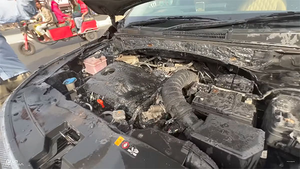 കഷ്ടം തന്നെ മുതലാളി! ഓട്ടത്തിനിടെ Kia Seltos -ന് തീപിടിച്ചു