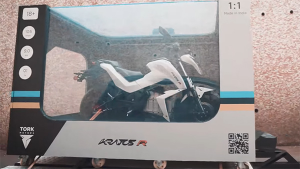 Kratos ഇലക്‌ട്രിക് ബൈക്കിന്റെ ഡെലവിറിക്കായി രസകരമായ വഴിയുമായി Tork Motors, വീഡിയോ കാണാം