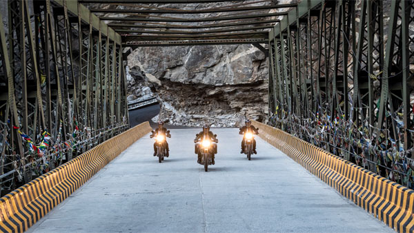 വലിയ എഞ്ചിനും കൂടുതല്‍ കരുത്തും; Himalayan 450-യുടെ ടീസറുമായി Royal Enfield