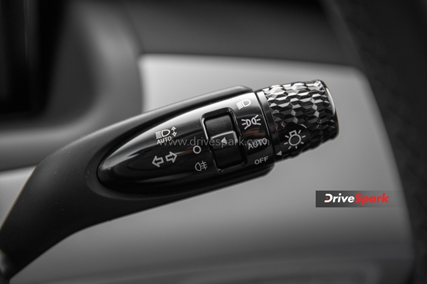 വെറും ഹൈപ്പ് മാത്രമേയുള്ളൂ, ഈ ഫീച്ചറുകൾ അത്ര പ്രായോഗികമൊന്നുമല്ല കേട്ടാ... 