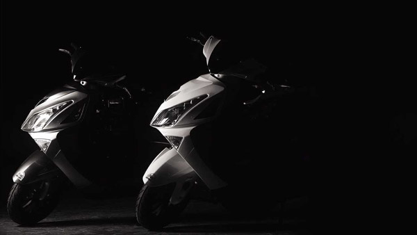 പൂര്ണ ചാര്ജില് 120 കിലോമീറ്റര് സഞ്ചരിക്കാം; Believe ഇലക്ട്രിക് സ്കൂട്ടര് അവതരിപ്പിച്ച് Benling പൂര്ണ ചാര്ജില് 120 കിലോമീറ്റര് സഞ്ചരിക്കാം; Believe ഇലക്ട്രിക് സ്കൂട്ടര് അവതരിപ്പിച്ച് Benling