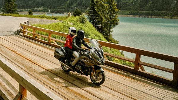 ടോപ്പ് എൻഡ് ക്രെറ്റയേക്കാൾ വില, R 1250 RT, K 1600 സീരീസ് പ്രീമിയം ബൈക്കുകൾ അവതരിപ്പിച്ച് BMW