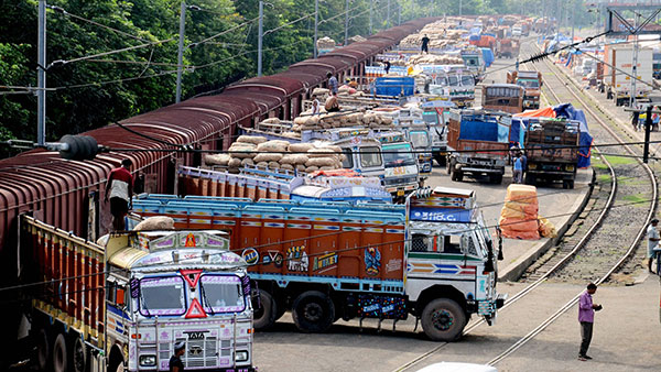 3.5 കിലോമീറ്റർ നീളമുള്ള ട്രെയിൻ, രാജ്യത്തെ നീളംകൂടിയ തീവണ്ടിയായി സൂപ്പർ വാസുകി