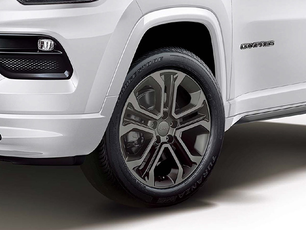 വിപണിയില്‍ എത്തിയിട്ട് അഞ്ച് വര്‍ഷം; Compass-ന് ആനിവേഴ്‌സറി എഡിഷന്‍ അവതരിപ്പിച്ച് Jeep