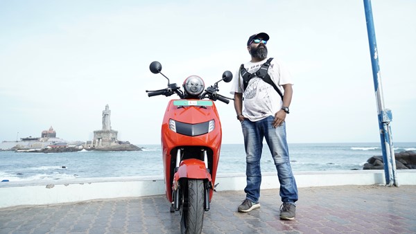 കന്യാകുമാരി മുതൽ കാശ്മീർ വരെ ബൗൺസ് ഇലക്‌ട്രിക് സ്കൂട്ടറിൽ; ചരിത്രം കുറിച്ച് ഒരു മംഗലാപുരംകാരൻ