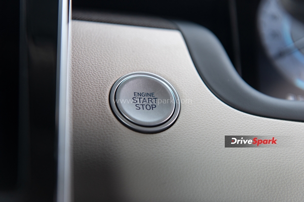 വെറും ഹൈപ്പ് മാത്രമേയുള്ളൂ, ഈ ഫീച്ചറുകൾ അത്ര പ്രായോഗികമൊന്നുമല്ല കേട്ടാ... 