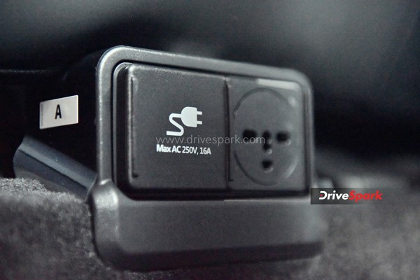 എല്ലാ ഇലക്‌ട്രിക് വാഹനങ്ങൾക്കും സ്വാഗതം, കൊച്ചിയിൽ 240 കിലോവാട്ട് ഡിസി ഫാസ്റ്റ് ചാർജർ സ്ഥാപിച്ച് Kia