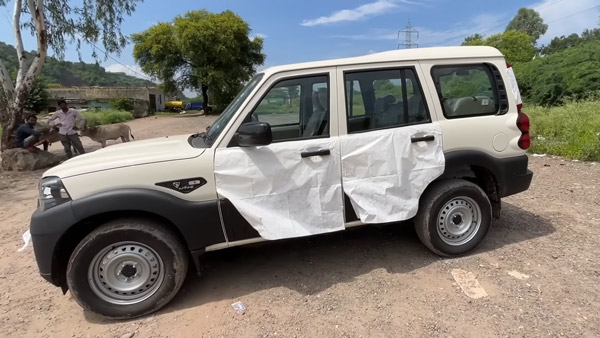 ഇൻഫൊടെയിൻമെന്റ് സിസ്റ്റം പോലും ഇല്ലെന്നേ! Scorpio Classic ബേസ് മോഡലിനെ Mahindra ഒരുക്കിയിരിക്കുന്നത് ഇങ്ങനെ