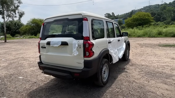 ഇൻഫൊടെയിൻമെന്റ് സിസ്റ്റം പോലും ഇല്ലെന്നേ! Scorpio Classic ബേസ് മോഡലിനെ Mahindra ഒരുക്കിയിരിക്കുന്നത് ഇങ്ങനെ