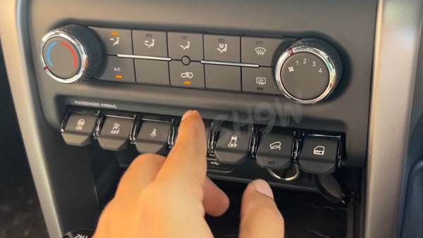 പുതിയ ലോഗോ കിട്ടി; പക്ഷേ മഹീന്ദ്ര ഥാറിൽ ഇനി ഈ നിറങ്ങളില്‍ ലഭിക്കില്ല