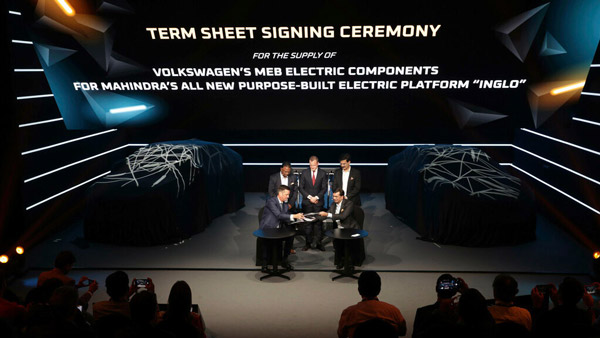 ഇനി തീ പാറും; ഇവി വിപണി പിടിക്കാൻ മഹീന്ദ്രയും ഫോക്‌സ്‌വാഗണും കൈകോർക്കുന്നു