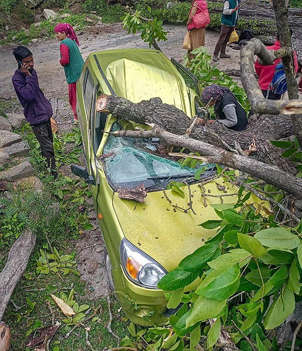 കാര്‍ ഇന്‍ഷുറന്‍സ് ഔട്ട്സ്റ്റേഷന്‍ എമര്‍ജന്‍സി കവറേജ്: എന്താണ്, എത്രത്തോളം പ്രയോജനകരമാണ്
