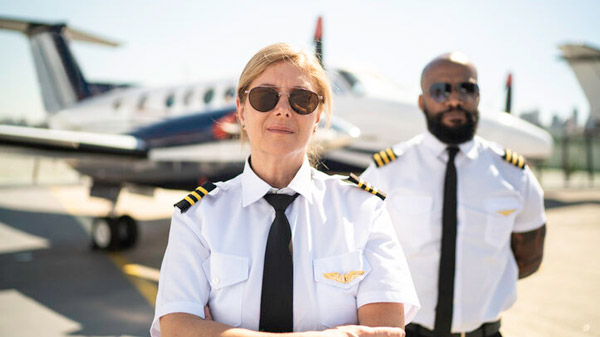 ബീമാനം പറത്തുന്നതിനിടയ്ക്ക് പൈലറ്റ് ബ്രോസ് ഉറങ്ങാറുണ്ട് ഗയ്സ്; പേടിക്കണ്ട ഒന്ന് അറിഞ്ഞിരിക്കുന്നത് നല്ലതാ