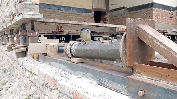 'സഞ്ചരിക്കുന്ന വീട്'; എക്‌സ്പ്രസ്‌വേക്കായി അരക്കോടി മുടക്കി വീട് മാറ്റുന്നൊരു പഞ്ചാബുകാരന്‍