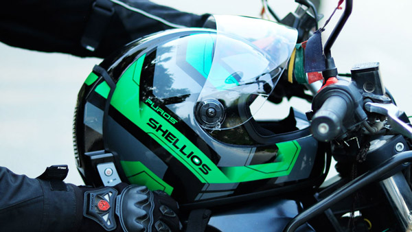 എയര് ഫില്ട്ടറും യുഎസ്ബി സ്ലോട്ടുമായി മെയിഡ് ഇന് ഇന്ത്യ ഹെല്മെറ്റ് എയര് ഫില്ട്ടറും യുഎസ്ബി സ്ലോട്ടുമായി മെയിഡ് ഇന് ഇന്ത്യ ഹെല്മെറ്റ്