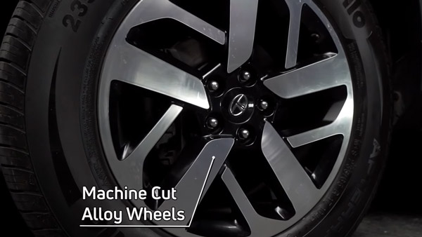 ബേസ് മോഡലിനെ ടോപ്പ് വേരിയന്റാക്കാം, Harrier എസ്‌യുവിയിൽ കിടിലൻ ആക്‌സസറികളുമായി Tata