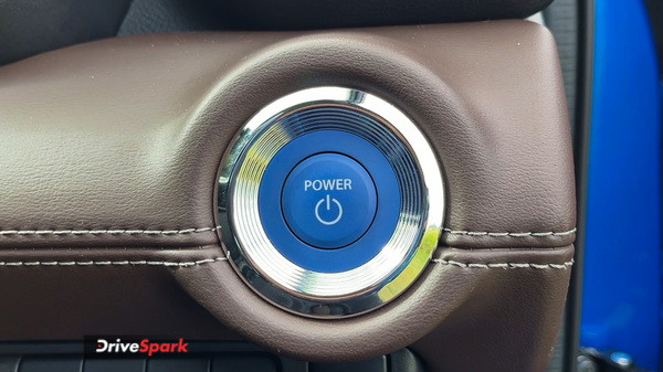 മിഡ്-സൈസ് എസ്‌യുവി സെഗ്മെന്റ് ഇളക്കി മറിക്കുമെന്നുറപ്പ്, Toyota Urban Cruiser Hyryder റിവ്യൂ വിശേഷങ്ങൾ