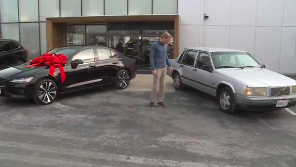 Vovlo 740 GLEയില്‍ 16 ലക്ഷം കി.മീ പൂര്‍ത്തിയാക്കി; കസ്റ്റമര്‍ക്ക് പുത്തന്‍ കാര് സമ്മാനിച്ച് വോള്‍വോ 