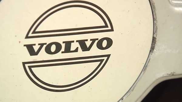 Vovlo 740 GLEയില്‍ 16 ലക്ഷം കി.മീ പൂര്‍ത്തിയാക്കി; കസ്റ്റമര്‍ക്ക് പുത്തന്‍ കാര് സമ്മാനിച്ച് വോള്‍വോ 