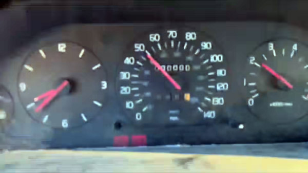 Vovlo 740 GLEയില്‍ 16 ലക്ഷം കി.മീ പൂര്‍ത്തിയാക്കി; കസ്റ്റമര്‍ക്ക് പുത്തന്‍ കാര് സമ്മാനിച്ച് വോള്‍വോ 