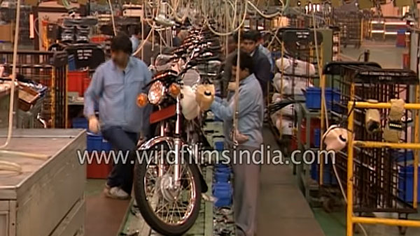 യമഹ RX100 പ്രേമികളേ ഇതിലേ; നിങ്ങളുടെ പ്രിയ വാഹനത്തിന്റെ നിര്‍മാണം കാണാം