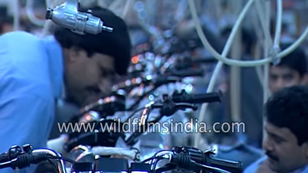 യമഹ RX100 പ്രേമികളേ ഇതിലേ; നിങ്ങളുടെ പ്രിയ വാഹനത്തിന്റെ നിര്‍മാണം കാണാം