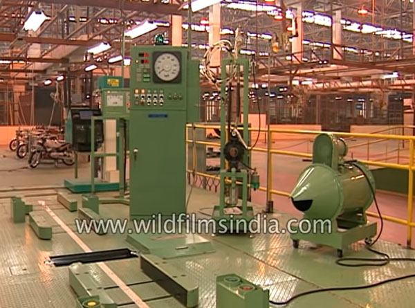 യമഹ RX100 പ്രേമികളേ ഇതിലേ; നിങ്ങളുടെ പ്രിയ വാഹനത്തിന്റെ നിര്‍മാണം കാണാം