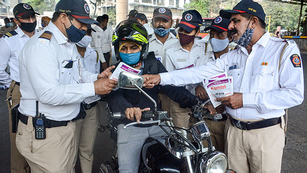 സുഖിച്ചത് മതി; സെക്കിള്‍ സവാരിക്ക് ഇനി ഹെല്‍മെറ്റും റിഫ്ലക്റ്റീവ് ജാക്കറ്റും നിര്‍ബന്ധമാക്കി എംവിഡി