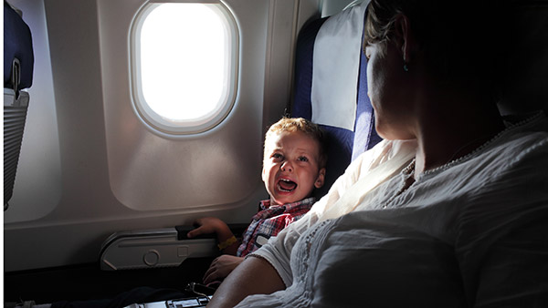 വിമാനയാത്രക്കിടെ അറിയാതെ കരഞ്ഞ് പോകുന്നുണ്ടോ? എന്ത് കൊണ്ടാണെന്നറിയണ്ടേ?