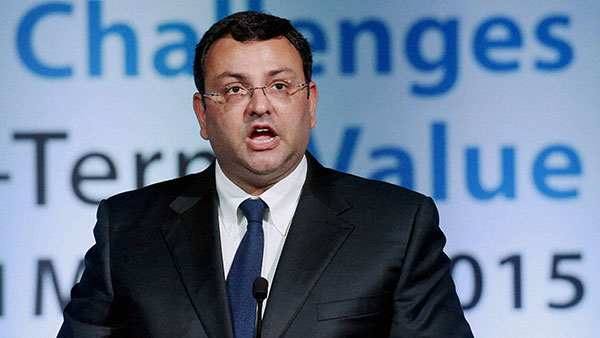 ധരിച്ചില്ലെങ്കില്‍ പിഴ; കാറില്‍ പിന്‍സീറ്റ് യാത്രക്കാര്‍ക്കും സീറ്റ്‌ബെല്‍റ്റ് നിര്‍ബന്ധമെന്ന് ഗഡ്കരി