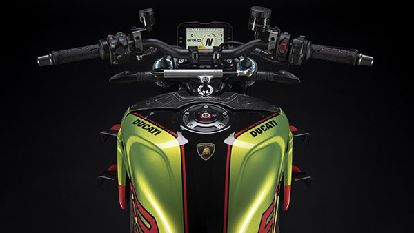 Lamborghini Huracan STO-യില്‍ നിന്നും പ്രചേദനം; Streetfighter V4 ലിമിറ്റഡ് എഡിഷനെ അവതരിപ്പിച്ച് Ducati