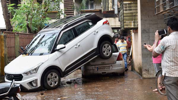 പ്രളയം ബാധിച്ച സെക്കന്ഡ് ഹാന്ഡ് കാറുകള് എങ്ങനെ തിരിച്ചറിയാം? പ്രളയം ബാധിച്ച സെക്കന്ഡ് ഹാന്ഡ് കാറുകള് എങ്ങനെ തിരിച്ചറിയാം?