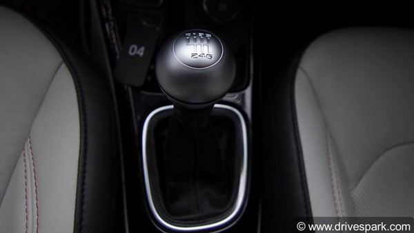 ഇക്കാര്യങ്ങൾ കണ്ടില്ലെന്ന് നടിക്കല്ലേ... സാധാരണയായി കാണുന്ന ഗിയർബോക്‌സ് തകരാറുകൾ 