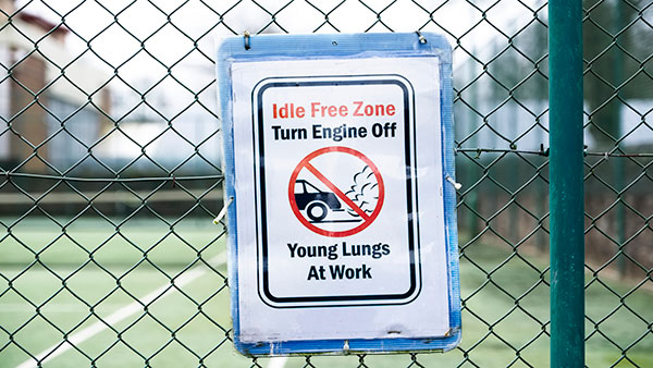 ട്രാഫിക് ബ്ലോക്കിൽ എഞ്ചിൻ ഓഫ് ചെയ്യണോ വേണ്ടയോ എന്ന സംശയമുണ്ടോ? 