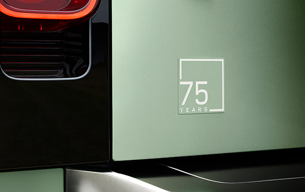 പിന്നിട്ടത് 75 വര്‍ഷം; Defender-ന് ലിമിറ്റഡ് എഡിഷന്‍ സമ്മാനിച്ച് Land Rover